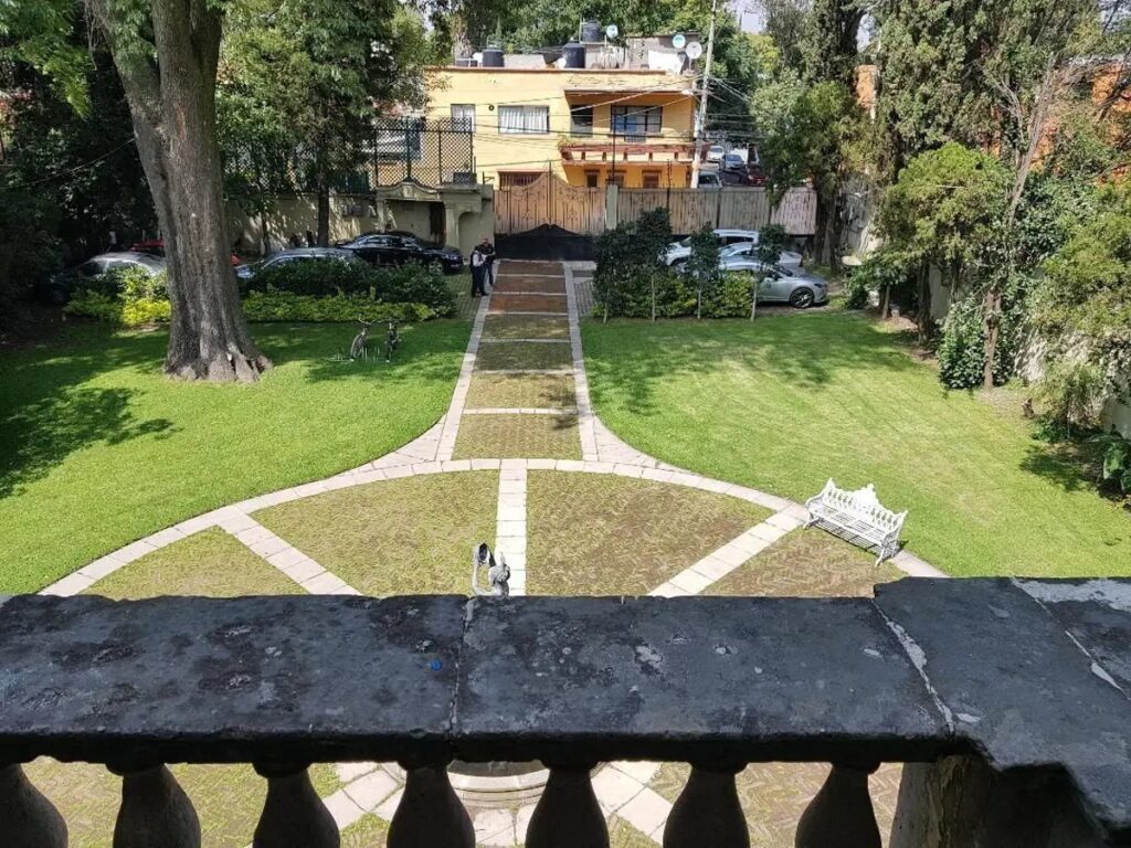 Casa-en-Venta-Coyoacan-a-unas-cuadras-del-centro-de-Coyoacan-1