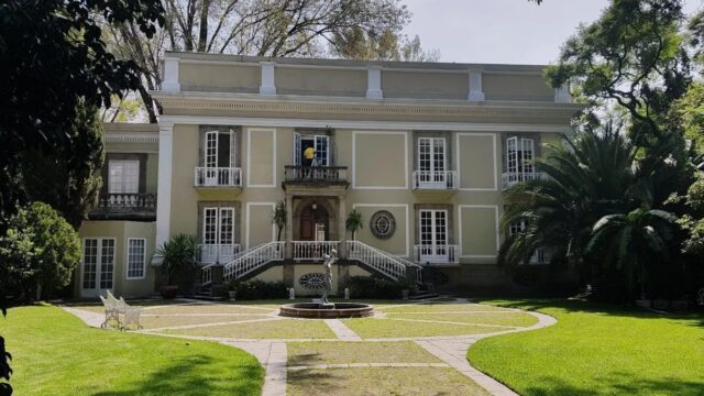 Casa-en-Venta-Coyoacan-a-unas-cuadras-del-centro-de-Coyoacan-3