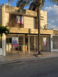 Casa en venta Fraccionamiento Arandas A 5 minutos de Terraza oblatos y la Clínica 110 Calle Hacienda Medocina