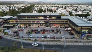 RENTO 2 LOCALES en Plaza EPIC Sonterra, Querétaro. Cuentan con promoción especial los primeros meses de arrendamiento.