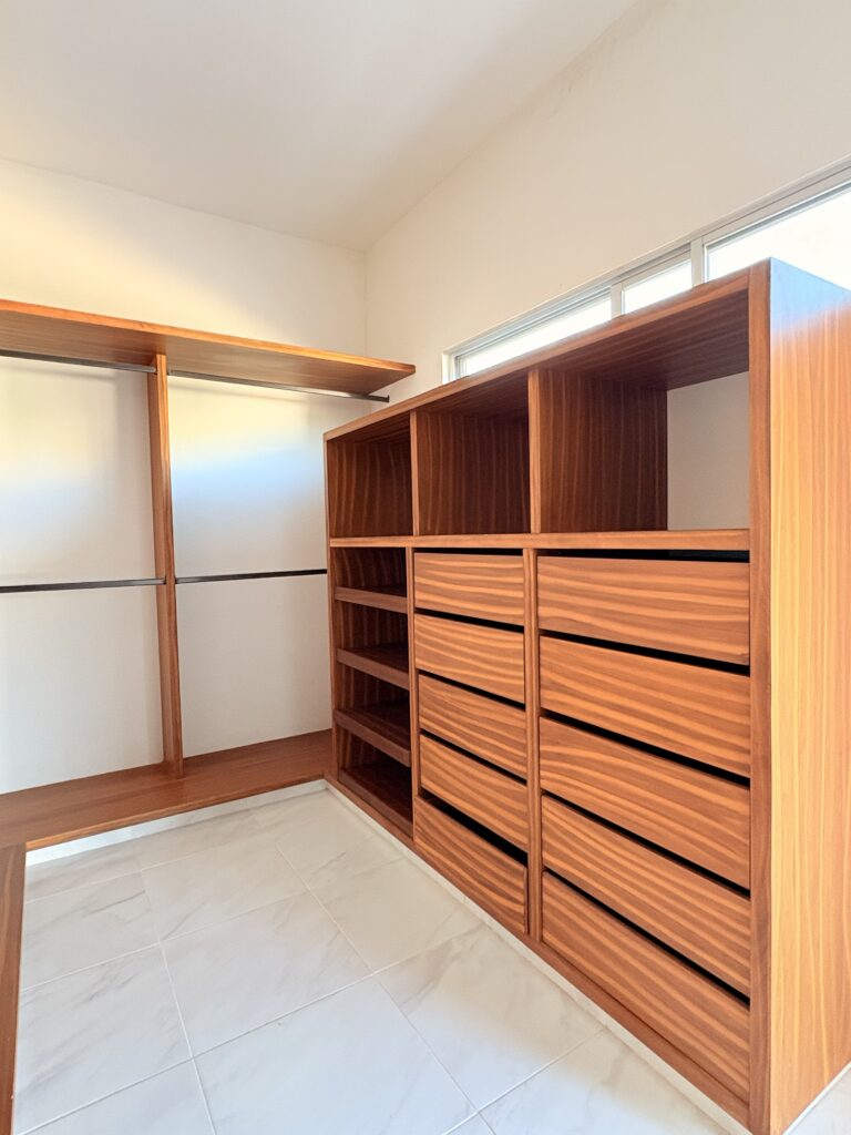Closet-3