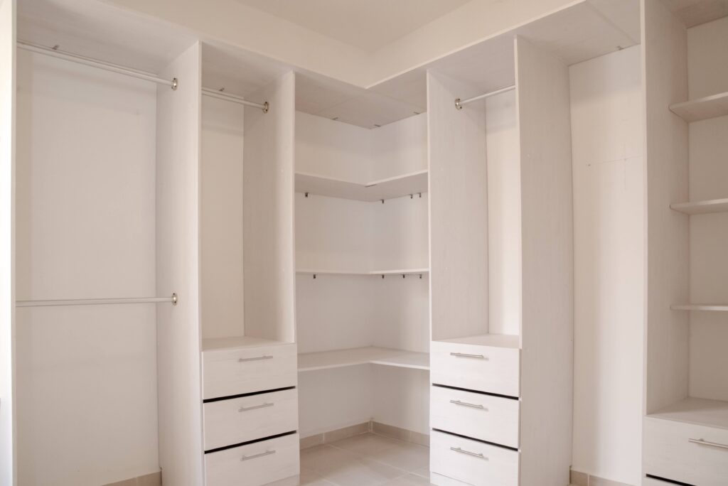 Depa-Pam-Walking-closet