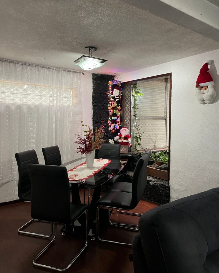 Casa en esquína en Lomas de Atizapán