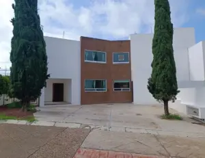 Casa en Cipreses (zona vista real) Queretaro