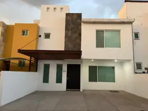 Casa en Renta en El Mirador, Querétaro: Ubicación Estratégica y Comodidades Modernas, El Marques, Queretaro