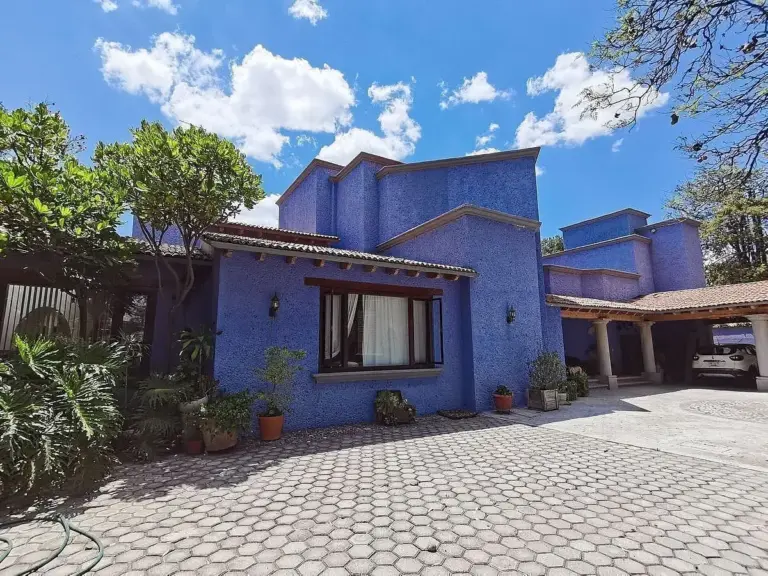 CASA TIPO HACIENDA EN RENTA (UNA PLANTA) – JURICA, QUERÉTARO