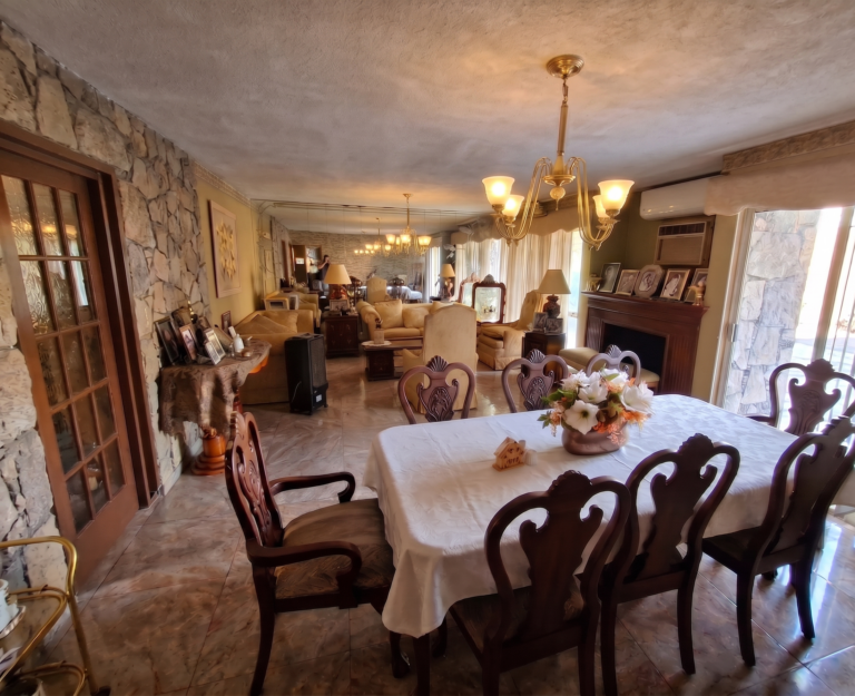 CASA EN CONTRY 420m2. 4+1 Rec. con Paneles Solares