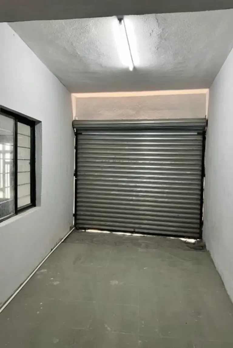 Bodega en Col. Treviño $35,000 sup 150 M2, Constr. 355 M2 Monterrey NL