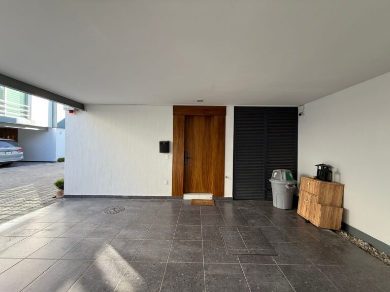 Casa Moderna Con Roof Garden en Ciudad Granja | Exclusividad y Confort en Cada Detalle — 3 rec · 190.00 m²