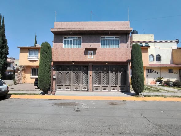HERMOSA CASA EN VENTA JARDINES DE TULTITLAN, CASA DE 3 NIVELES CON TERRAZA EdoMex