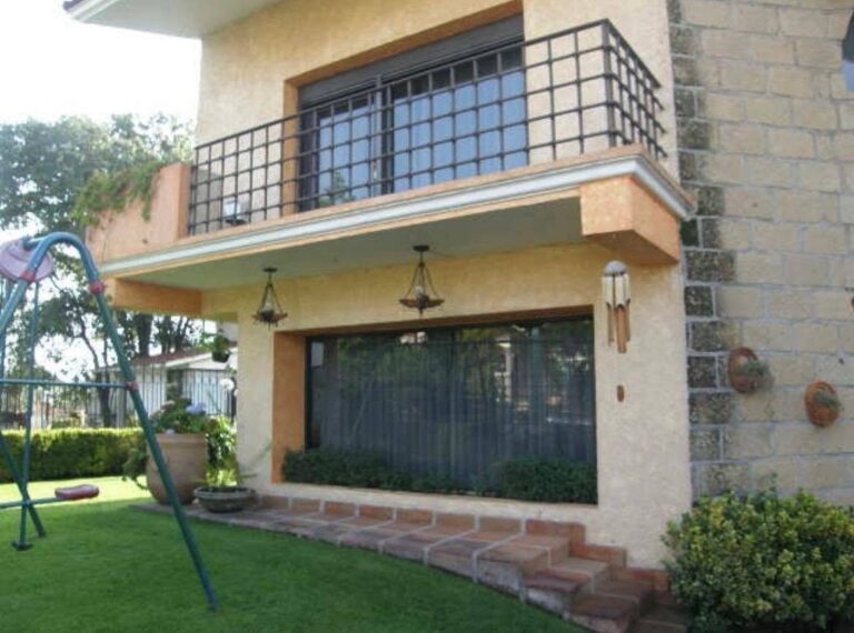 EXCLUSIVA CASA EN VENTA EN VALLE DE SAYAVEDRA
