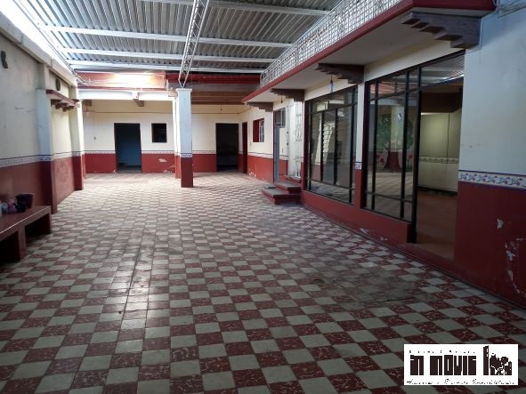 OFICINAS – BODEGAS EN RENTA EN OAXACA. ZONA CENTRO SUR, 250 M2 + TERRAZA.