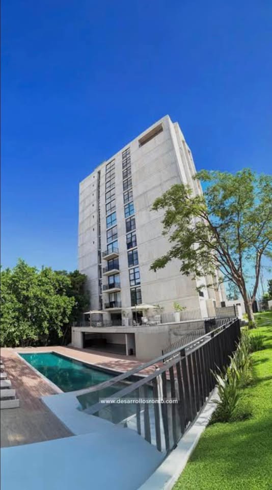Hermoso departamento en renta en la exclusiva Torre Lomas Altas.