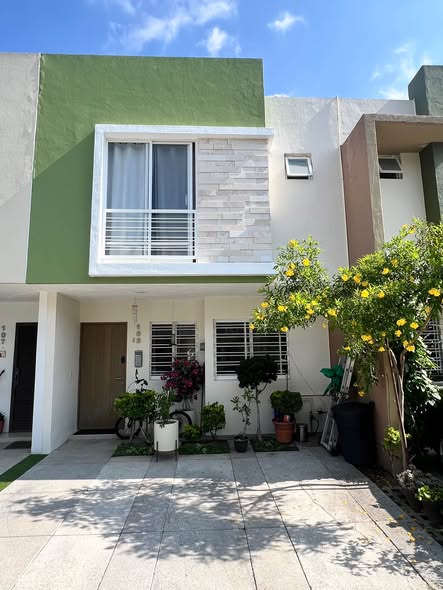 Se RENTA CASA sin amueblar por el ITESO, Parques del Bosque Guadalajara Jalisco